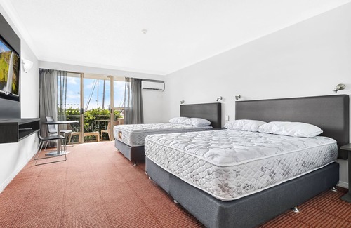 Gold Coast Hotel | Hope Harbour Hotel