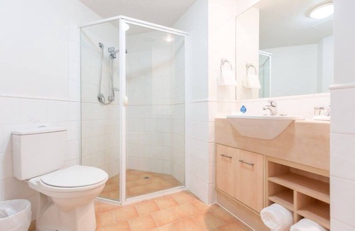 Gold Coast Hotel | Hope Harbour Hotel
