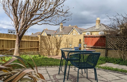 East Cowes House | Hope House is a modern 3 bedroom town house located in the town of East Cowes.
