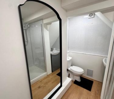 Maidstone Apartment | Hope House King Studio