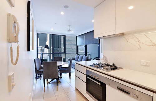South Brisbane Apartment | Hope Street Apartments by CLLIX