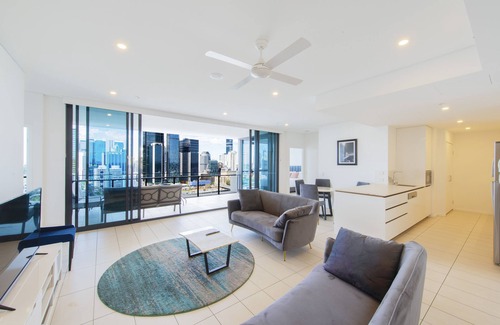 South Brisbane Apartment | Hope Street Apartments by CLLIX