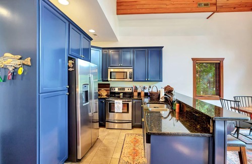 Townville House | Hopkins Road Chalet on Hartwell