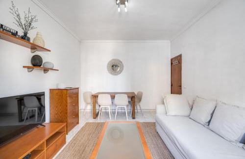 Cova da Piedade Apartment | Hopstays - Almada Saudade
