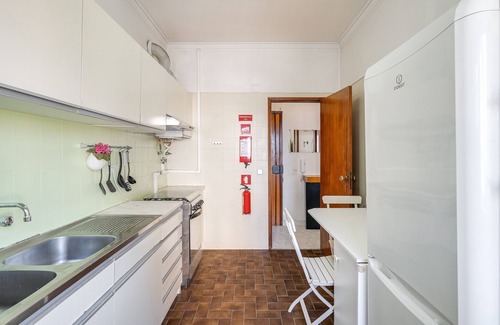 Cova da Piedade Apartment | Hopstays - Almada Saudade