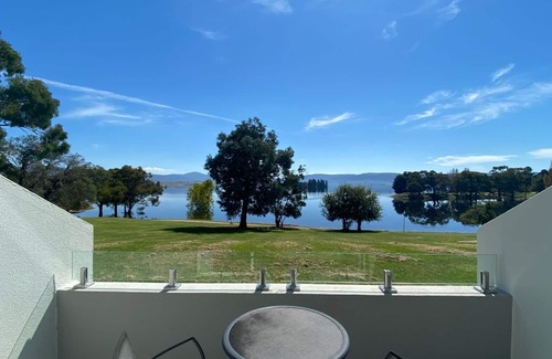 Jindabyne Apartment | Horizons 414 - Deluxe Lake Front Studio l Pool l Tennis l WiFi