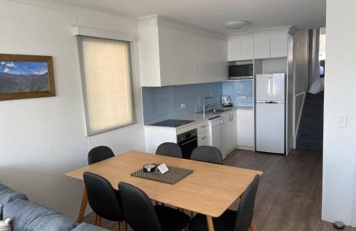 Jindabyne Apartment | Horizons 424 Lake Jindabyne Waterfront 2 Bedroom Apartment