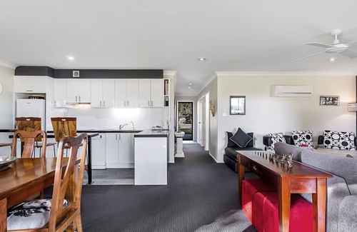 Salamander Bay Villa | Horizons Escape, Villa 136 - relax amongst the trees on Horizons golf course
