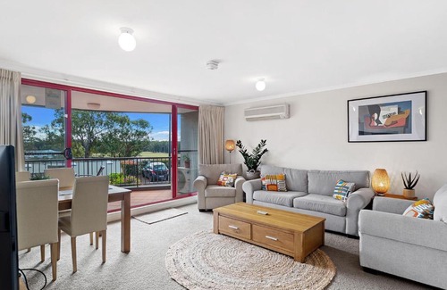 Salamander Bay Apartment | Horizons Golf Club, Unit 10, St Andrews
