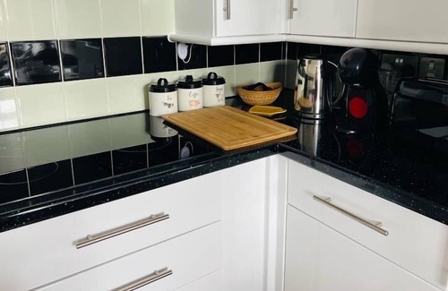Burton on Trent Apartment | Horninglow Street - Chic 1bed Apartment with free parking