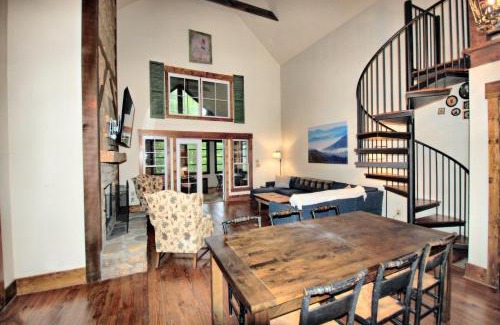 Highlands House | Horse Cove Haven