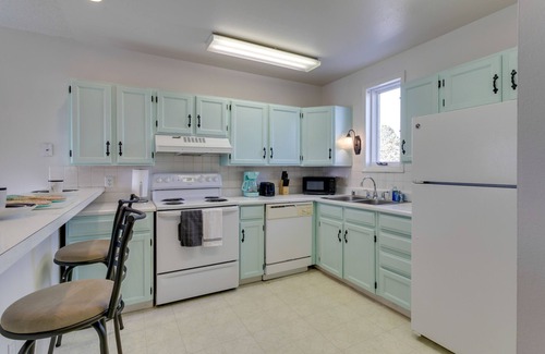 Aurora Apartment | Horse Farm Apartment w/Balcony in Aurora!