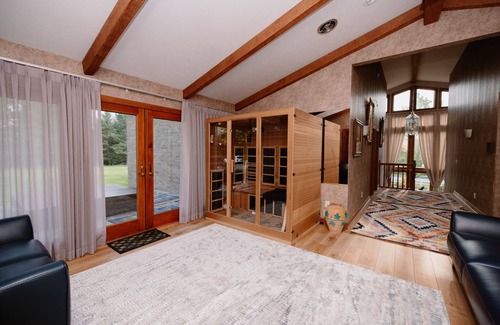 Hinckley Other | Horse farm house on 39 acres