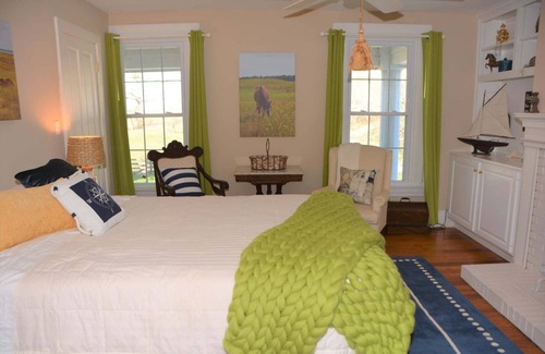 Shelbyville Bed & Breakfast | Horse Farm in Kentucky Bourbon Country! Book a Farm Tour and Horse Experience!
