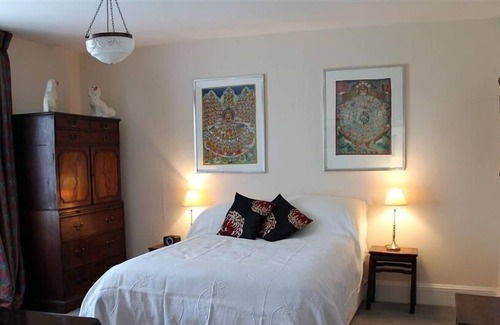 Calne Cottage | HORSEBROOK HOUSE APARTMENT, pet friendly, with open fire in Calne