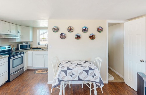 San Martin Cottage | Horseshoe Cottage | Acreage in San Martin with picnic area - near wineries