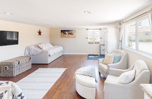 San Martin Cottage | Horseshoe Cottage | Acreage in San Martin with picnic area - near wineries