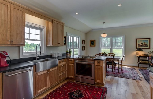 Columbus House | Horseshoe Hill | 10 Minutes to TIEC | Stables and Pasture Available Upon Request