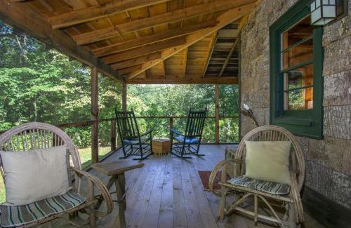 Asheville House | Horseshoe Hollow
