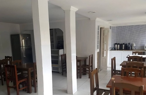 Jardim Olinda Apartment | Hospedagem Central - Suíte 112 - Cabo Frio - Aluguel Econômico