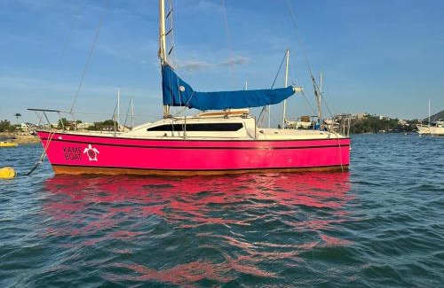 Saco da Ribeira Boat Rental | Hospedagem exclusiva no veleiro