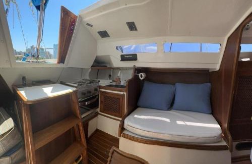 Saco da Ribeira Boat Rental | Hospedagem exclusiva no veleiro