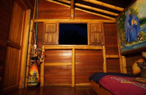 Medellin House | Hospedaje Campestre en Santa Elena cerca a Medellin y aeropuerto JMC - Cabaña Aru