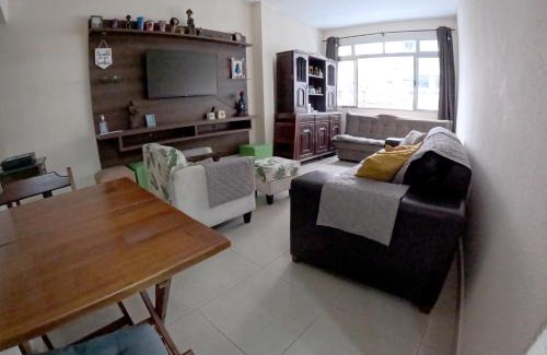 Gonzaga Apartment | Hospede-se a 3 min da praia do Gonzaga, Santos