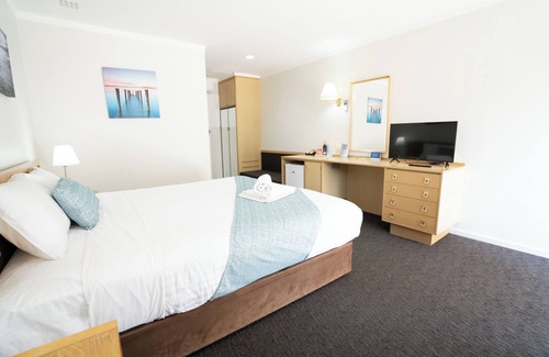 Esperance Hotel | Hospitality Esperance, SureStay Collection by Best Western