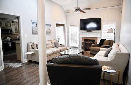 Jackson House | Hospitality House: 3 Br; 2 Br house; Edgewater cove; North Jackson, TN, Sleeps 6