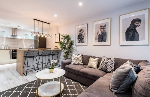 Baltic Triangle Apartment | Host Apartments Baltic Balcony Apt