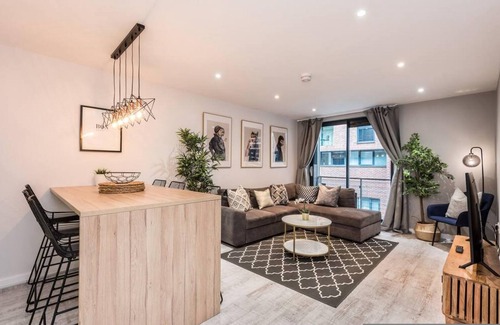 Baltic Triangle Apartment | Host Apartments Baltic Balcony Apt