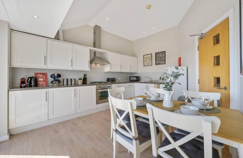Liverpool Apartment | Host Apartments Marina View Penthouse