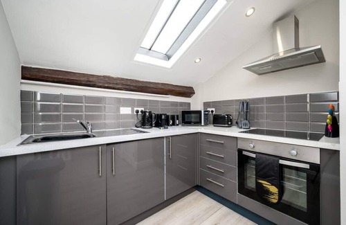 Georgian Quarter Apartment | Host Apartments Picasso s Place III