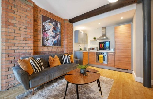 St George's Quarter Apartment | Host Apartments Queen Square Apartment