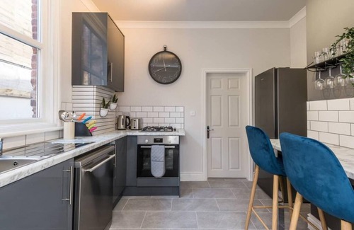 RopeWalks Apartment | Host Apartments Seel St Townhouse Apt I
