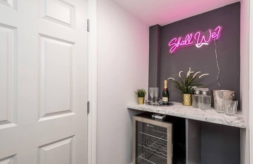 RopeWalks Apartment | Host Apartments Seel St Townhouse Apt I