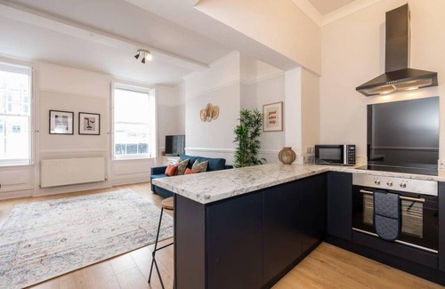 RopeWalks Apartment | Host Apartments Seel St Townhouse Apt II