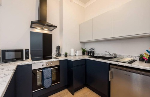 RopeWalks Apartment | Host Apartments Seel St Townhouse Apt II