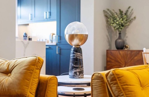 Hope Street Apartment | Host Apartments Upper Duke Street Apartment