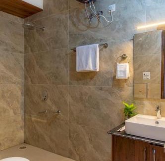 Dharampur Apartment | Host jatin Corner Cottage kasauli 7o1827o7o3