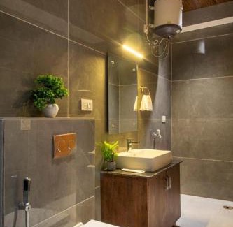 Dharampur Apartment | Host jatin Corner Cottage kasauli 7o1827o7o3