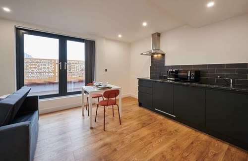 RopeWalks Apartment | Host & Stay Balcony Room, Sevenstay Apartments