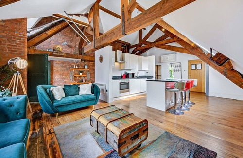 Liverpool City Centre Apartment | Host Stay Bands Warehouse VI