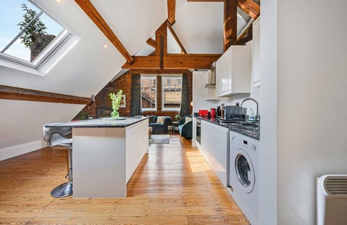 Liverpool City Centre Apartment | Host Stay Bands Warehouse VI