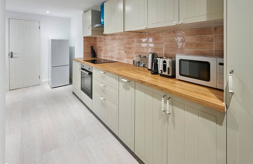 Hove Apartment | Host Stay Blatchington Road