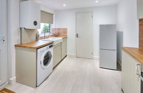 Hove Apartment | Host Stay Blatchington Road