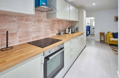 Hove Apartment | Host Stay Blatchington Road