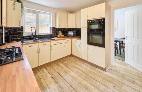 Launceston House | Host & Stay - Blueberry House