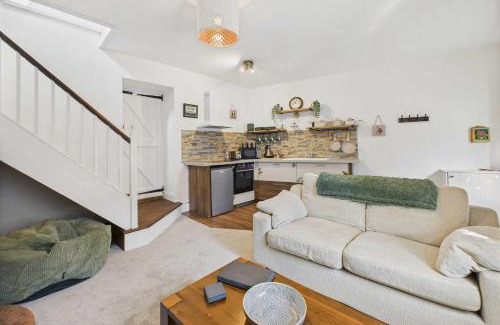 Rothbury House | Host & Stay - Brackenrigg Cottage